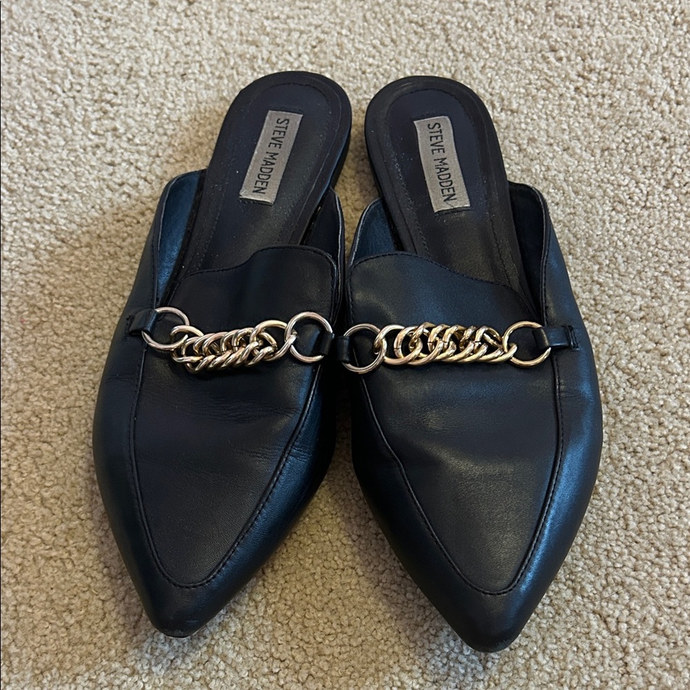 Steve Madden Black Pointed Leather Chain-Detail Mules